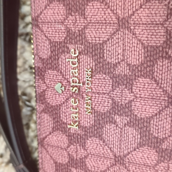 Kate Spade Lucy small floral grenache Spade logo zip wristlet wallet - Picture 4 of 11